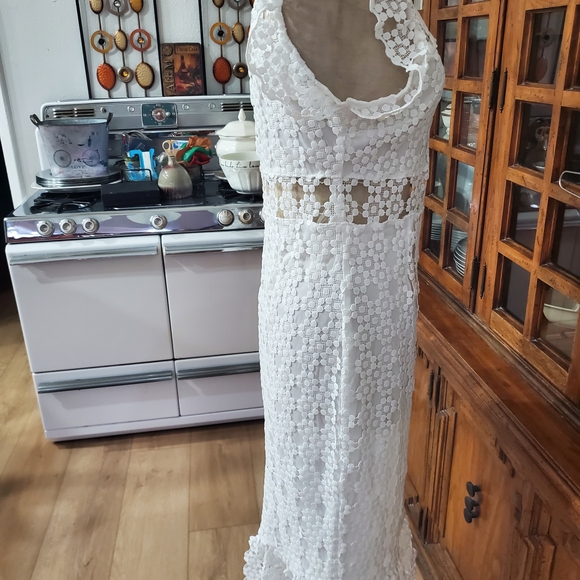 White Floral Lace Two-Piece Midi Dress - Picture 9 of 12